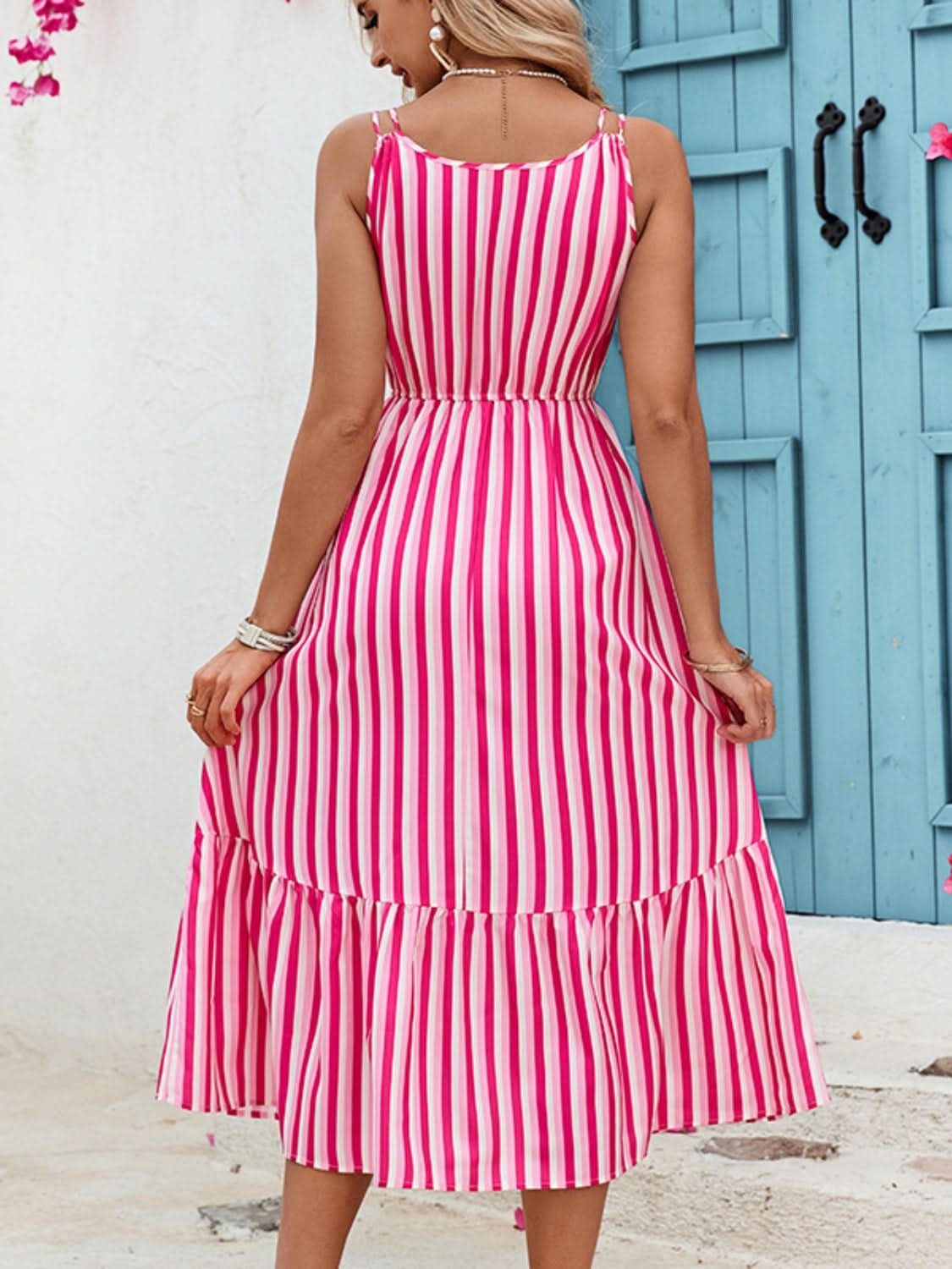 Chic Striped Dress with Lace Accents for Elegant Style