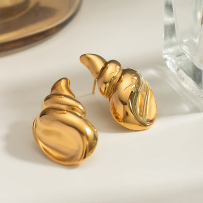 Elegant 18K gold-plated conch shell earrings