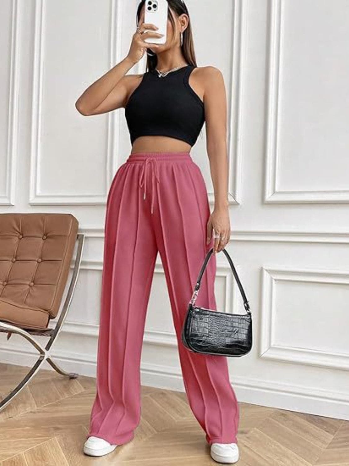 Versatile drawstring wide-leg trousers with convenient pockets