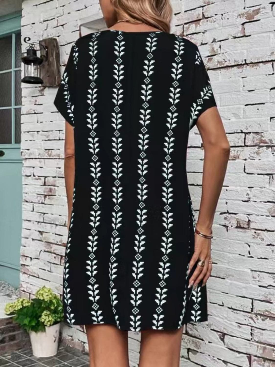 Printed Round Neck Short Sleeve Dress.