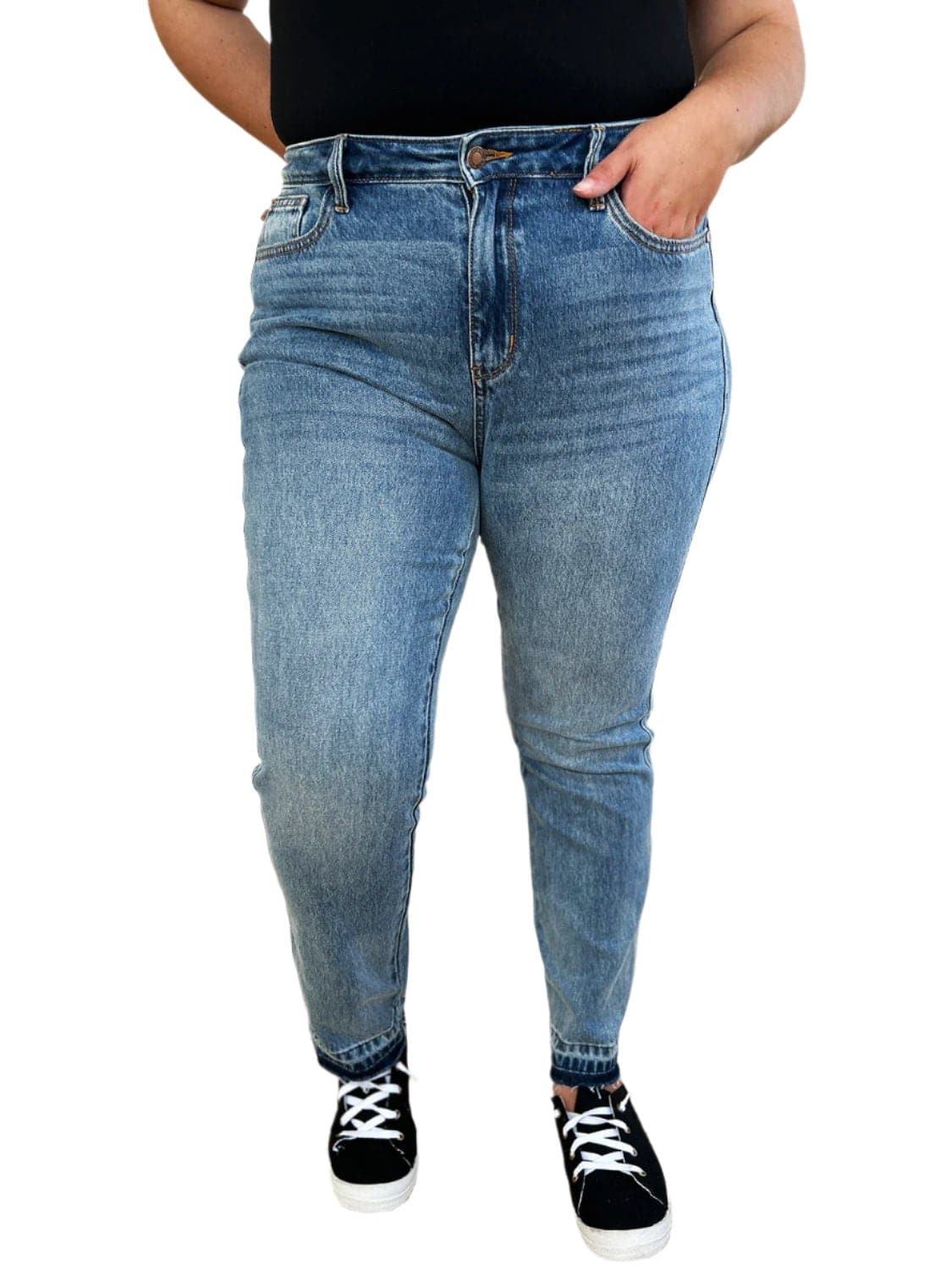 Judy Blue Full Size Mid Rise Rigid Magic Release Hem Jeans.