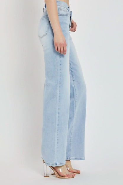 Risen wide-leg V-front waist jeans for a contemporary look