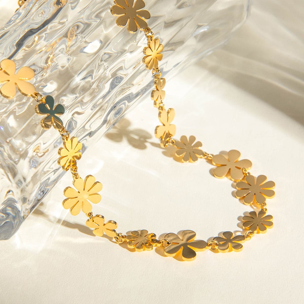 18K Gold-Plated Flower Necklace.