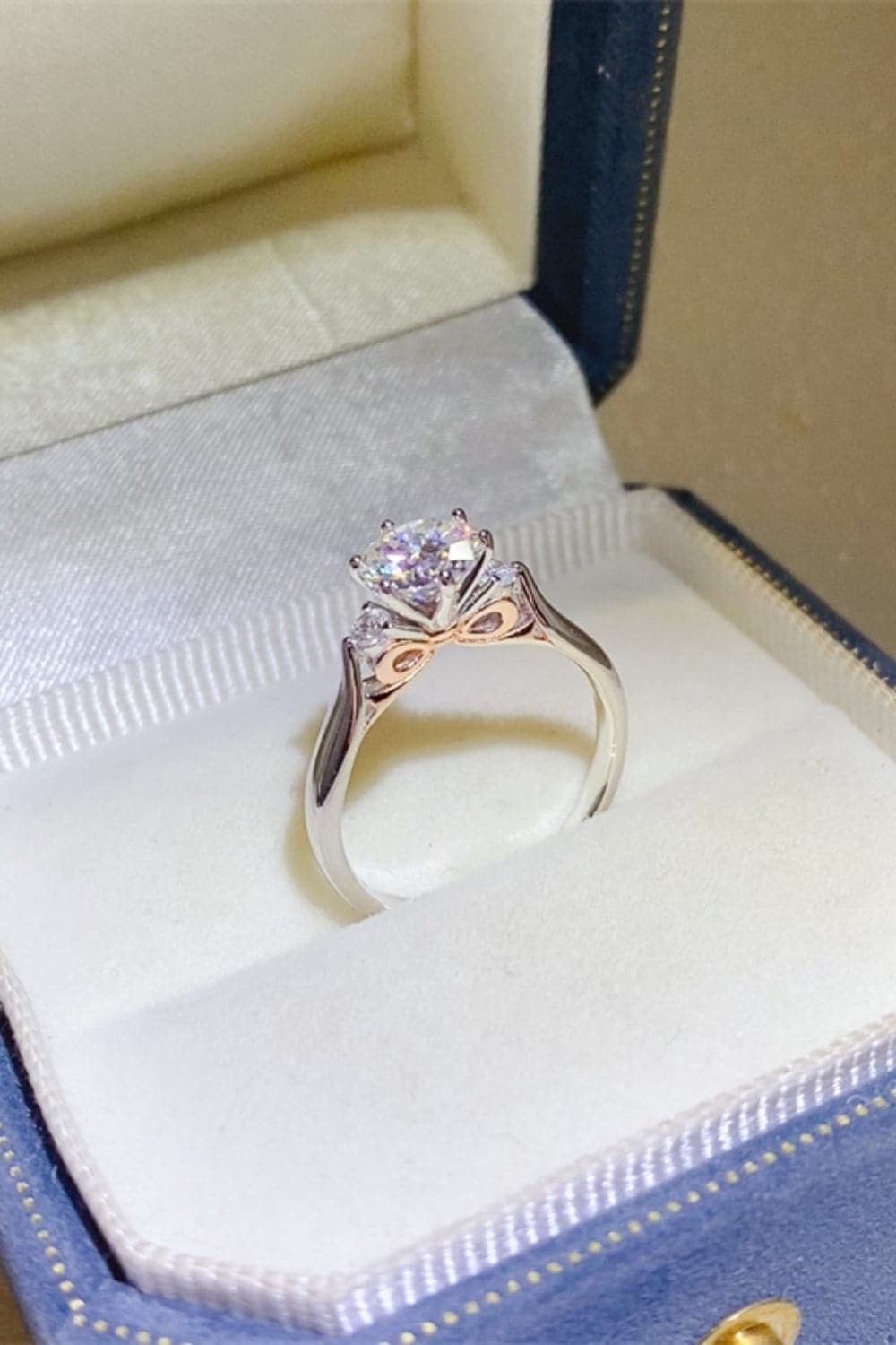 2 Carat Moissanite 925 Sterling Silver Ring.