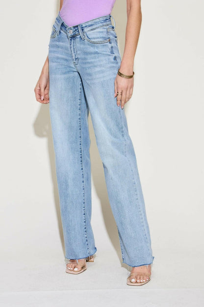 Judy Blue Full Size V Front Waistband Straight Jeans.