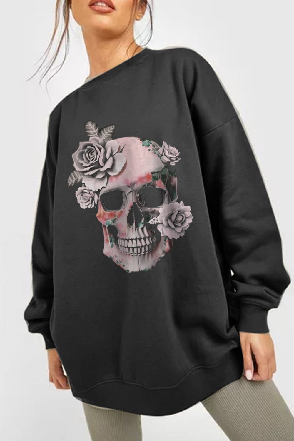 Skull graphic dropped shoulder sweatshirt for casual style