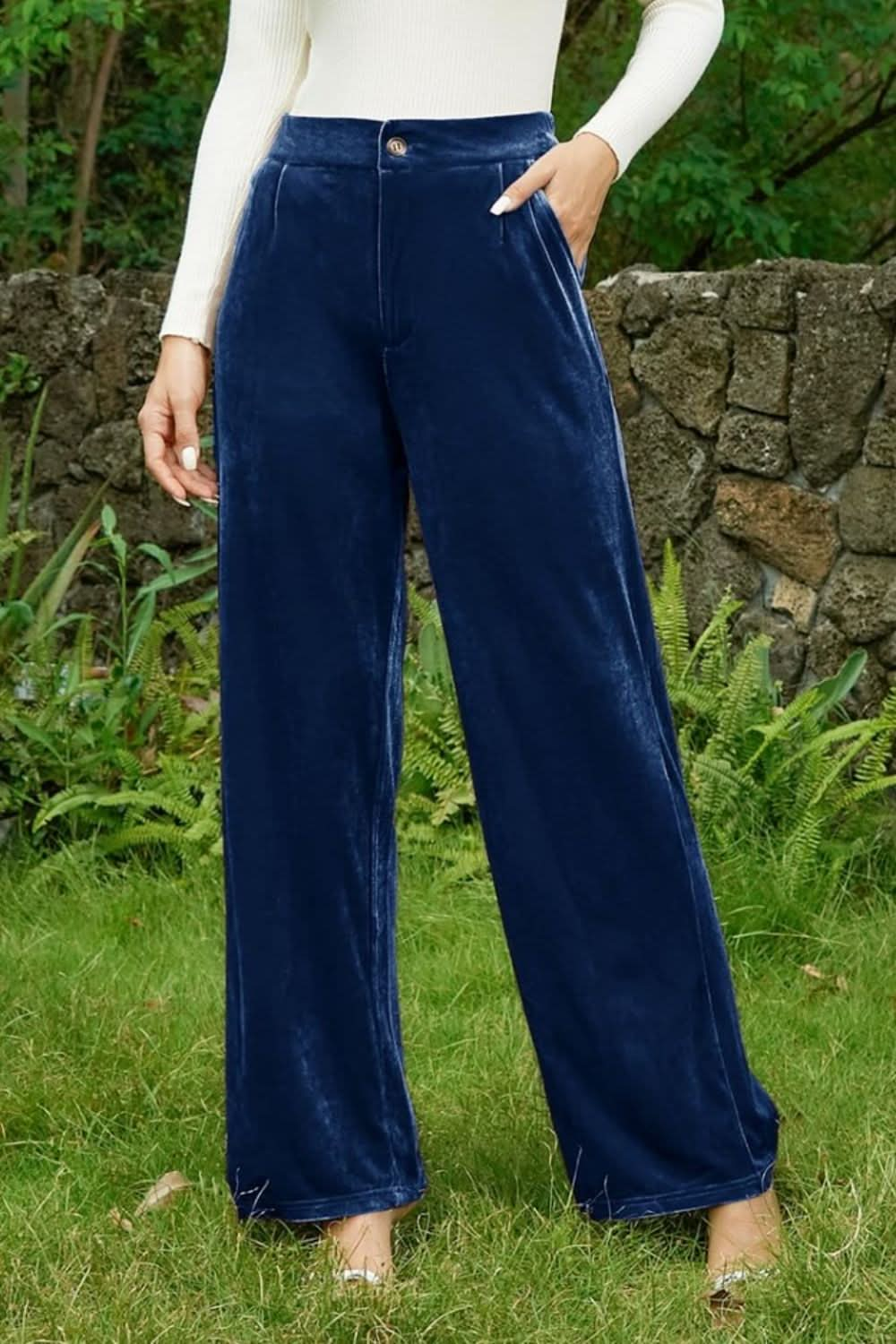 Chic Velvet Wide-Leg Trousers with Functional Pockets