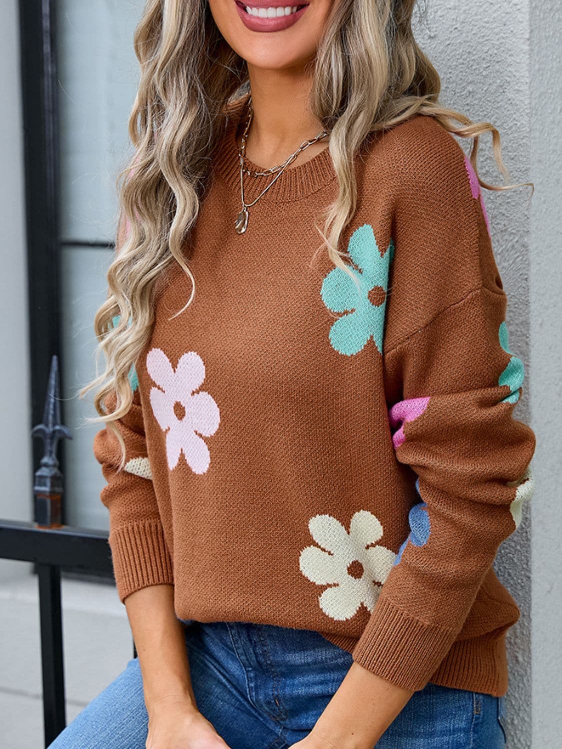 Floral print long sleeve sweater with round neck