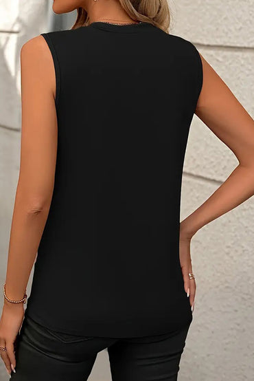 Chic black pleated tank top with crew neck design