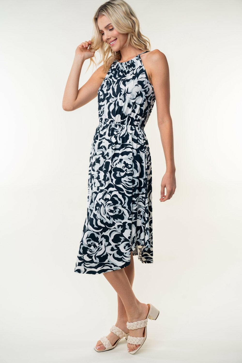 White Birch Tied Ruched Floral Sleeveless Knee Length Dress.