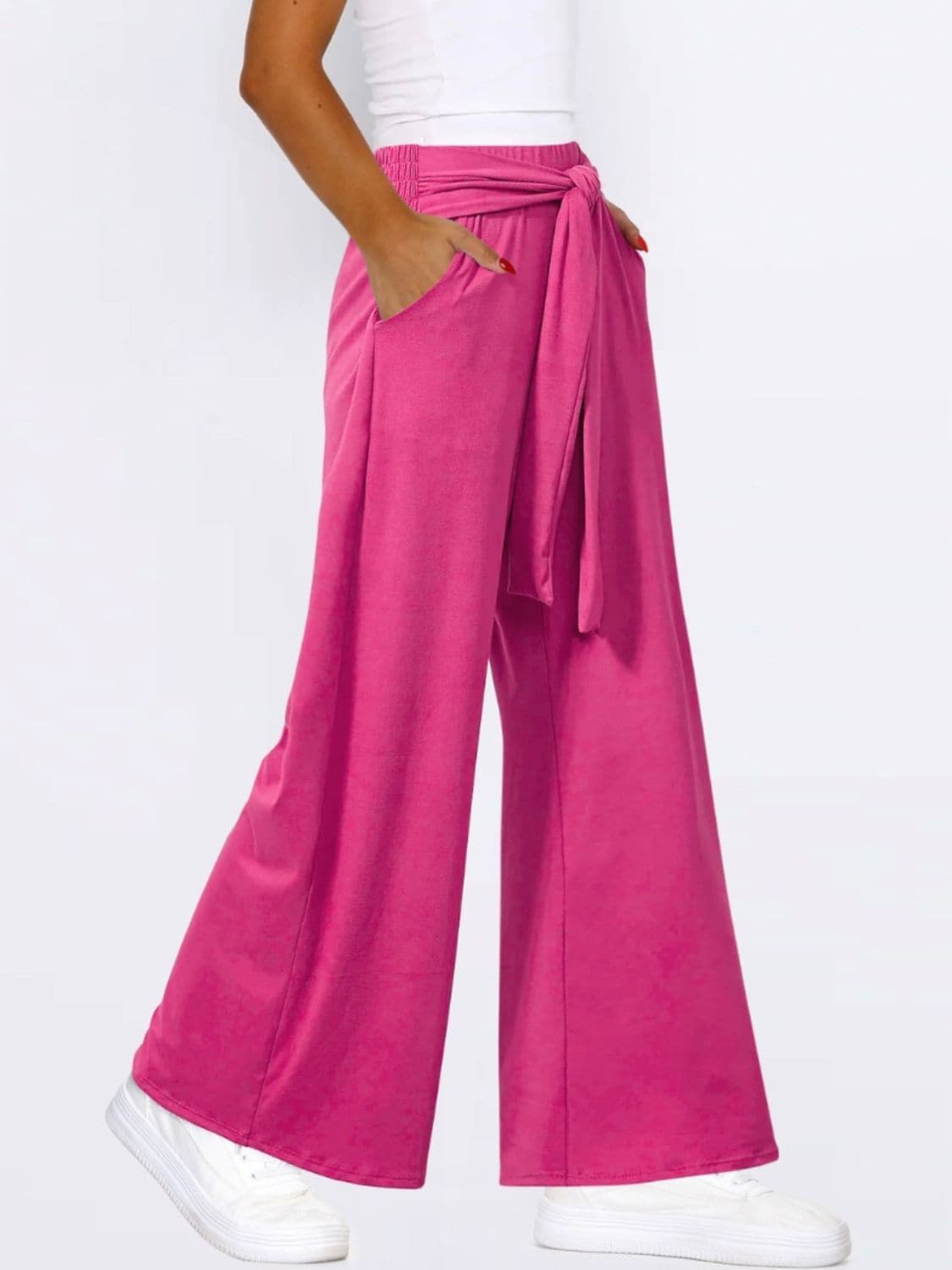 Chic tied wide-leg pants with convenient pockets