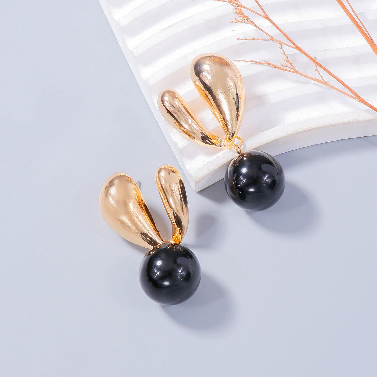 Alloy Drip Oil Bunny Earrings.