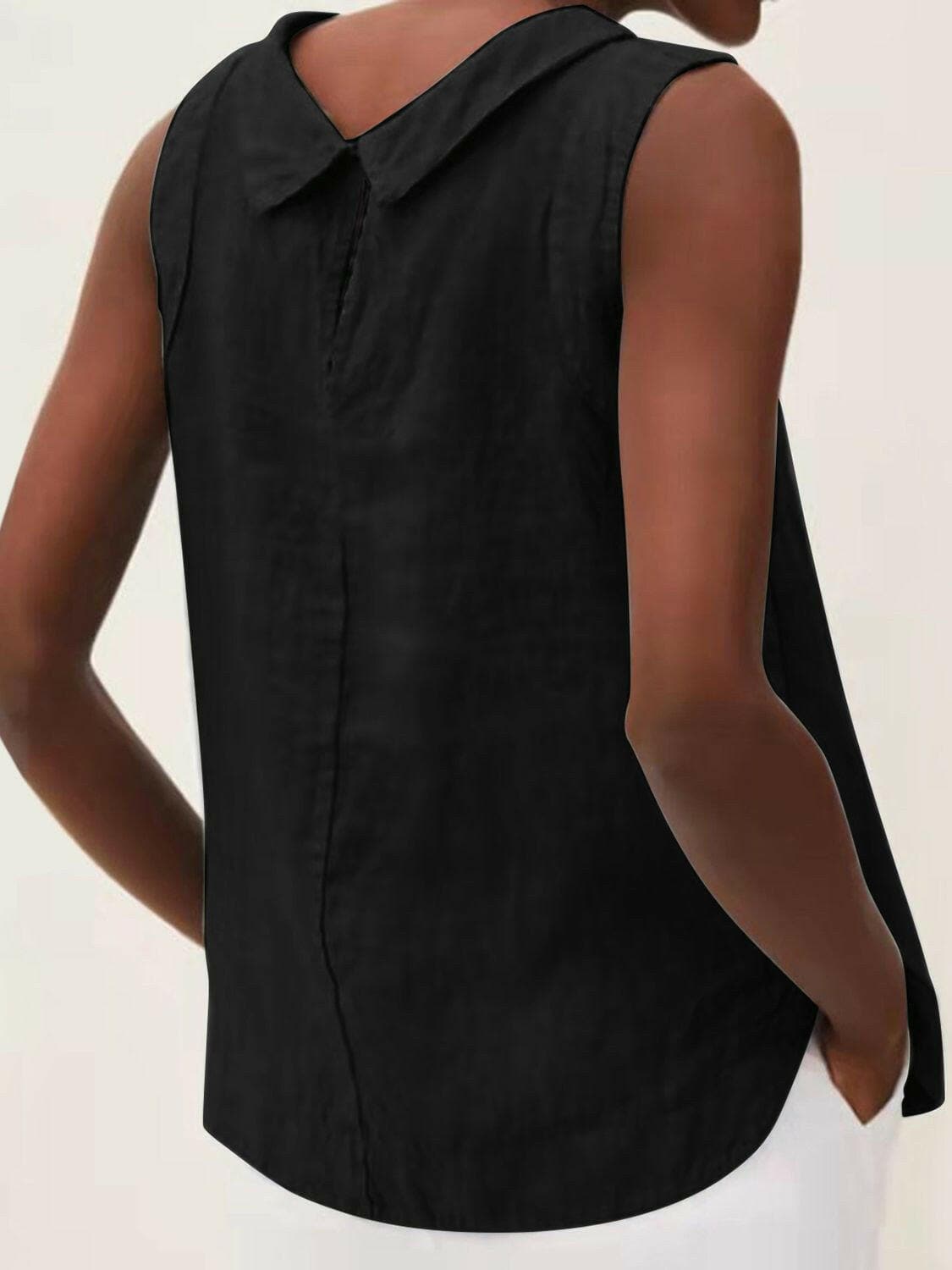 Full Size Round Neck Sleeveless Top.