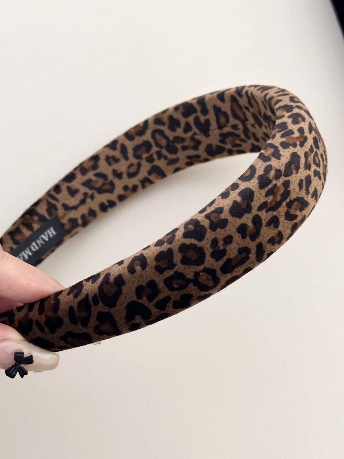 Chic leopard print wide headband for stylish flair