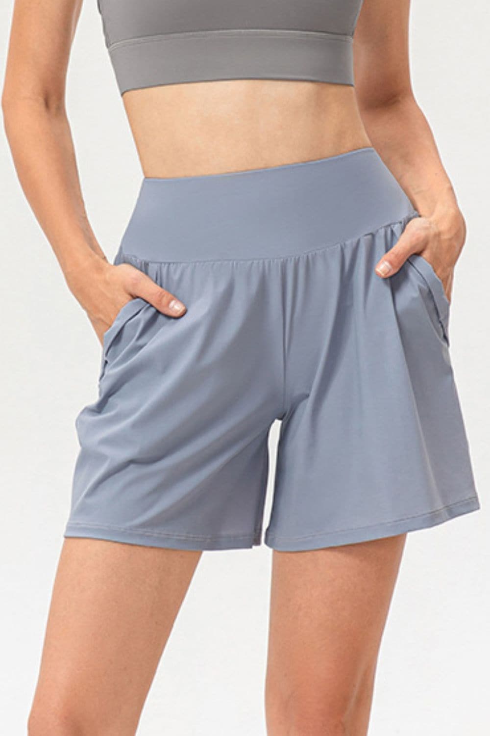 Pocketed Elastic Waist Active Shorts.