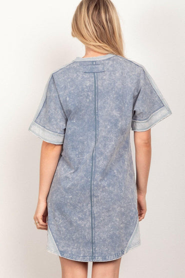 VERY J Short Sleeve V-Neck Tee DressElevate Your Wardrobe with the VERY J Short Sleeve V-Neck Tee Dress
 Discover the perfect blend of comfort and style with the VERY J Short Sleeve V-Neck Tee Dress. TLove Salve -Neck Tee Dressusa