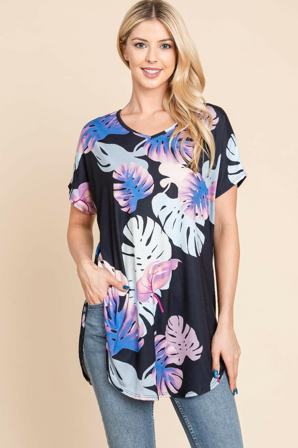 BOMBOM Printed Round Neck Short Sleeve T-Shirt.