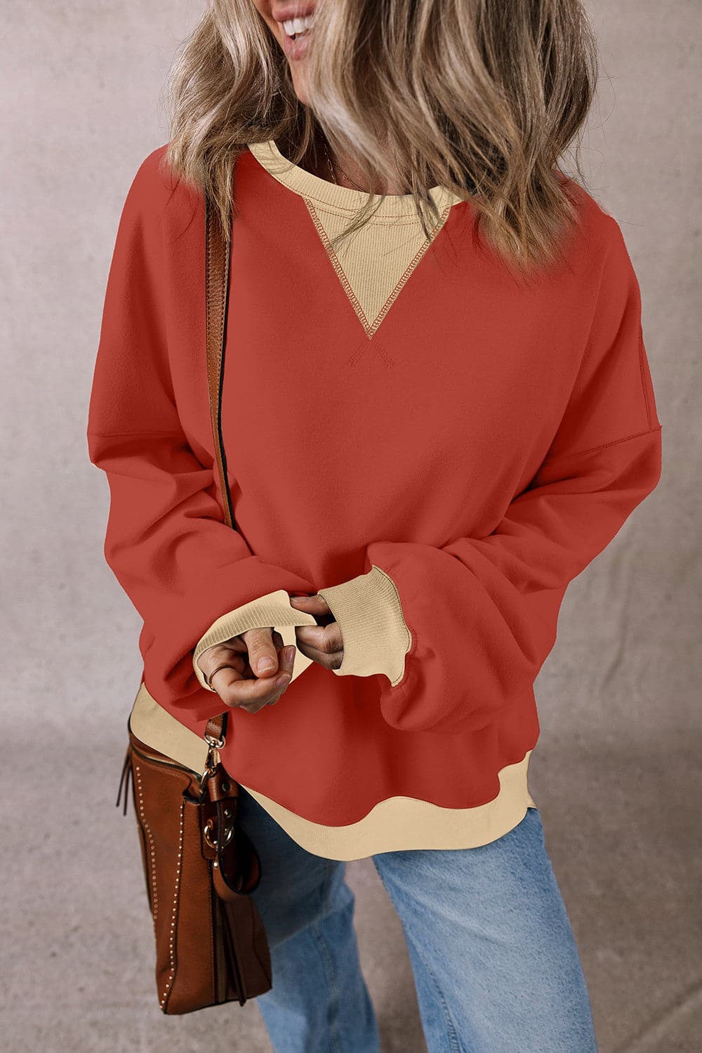 Contrast Round Neck Long Sleeve Sweatshirt.