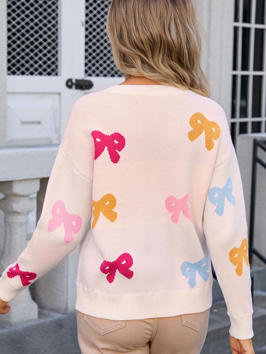 Chic bow motif long sleeve sweater with round neckline