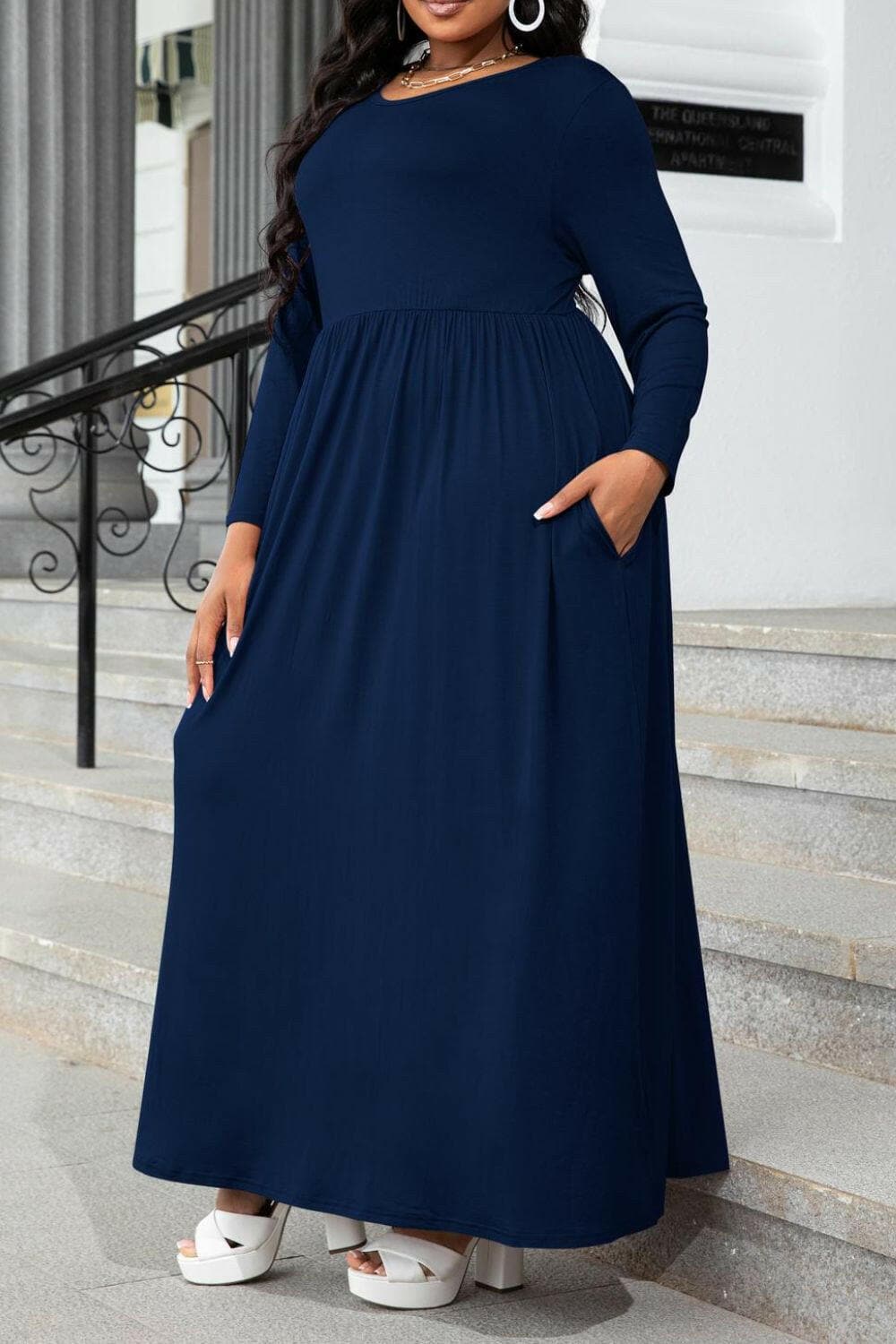 Plus Size Round Neck Long Sleeve Maxi Dress with PocketsPlus Size Round Neck Long Sleeve Maxi Dress with Pockets
 Indulge in effortless style and comfort with our Plus Size Round Neck Long Sleeve Maxi Dress featuring convLove Salve Size Round Neck Long Sleeve Maxi Dressplus