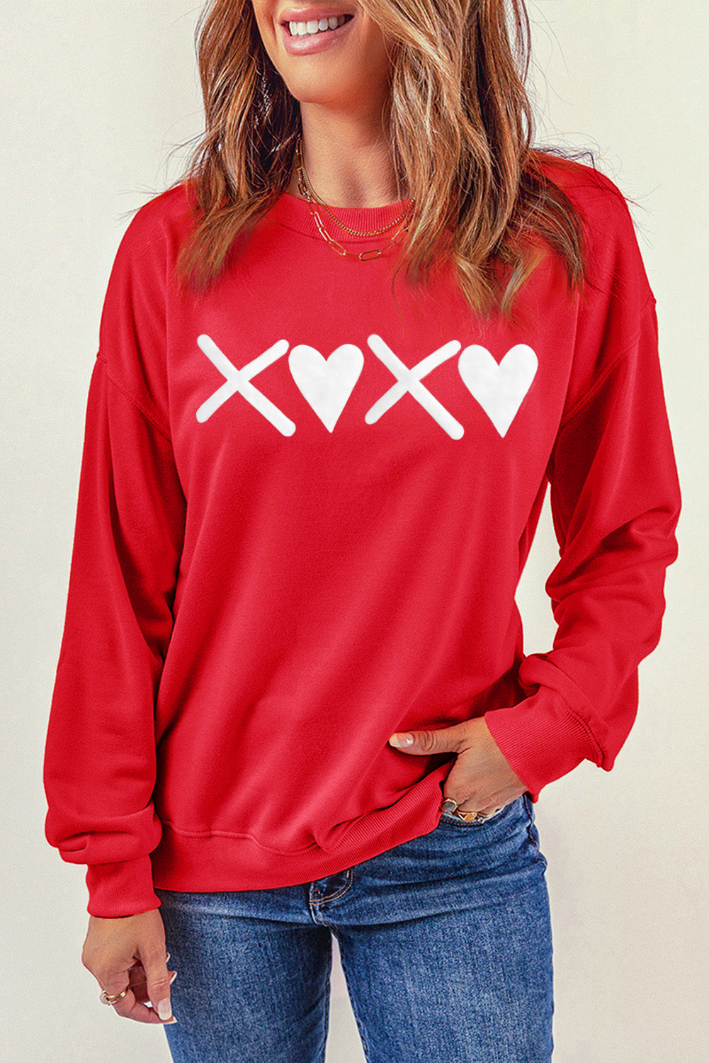 Chic red heart sweatshirt with XOXO print for Valentine's Day