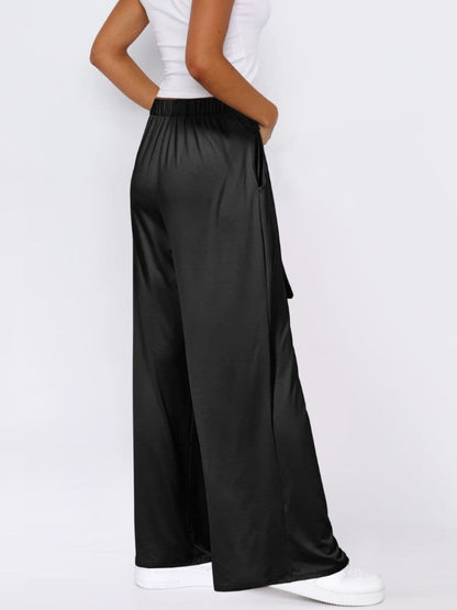 Chic tied wide-leg pants with convenient pockets