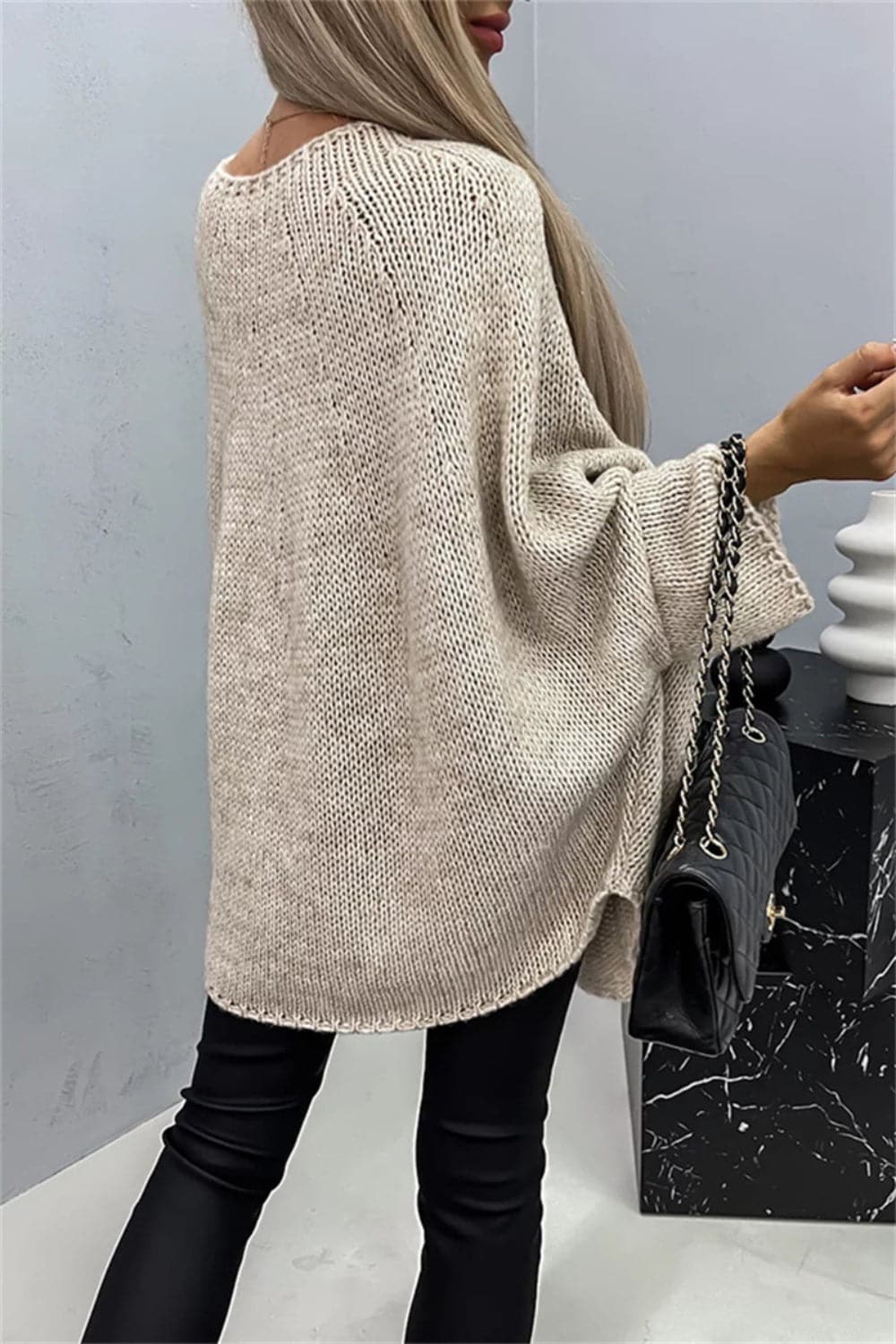 Round Neck Batwing Sleeve Sweater.