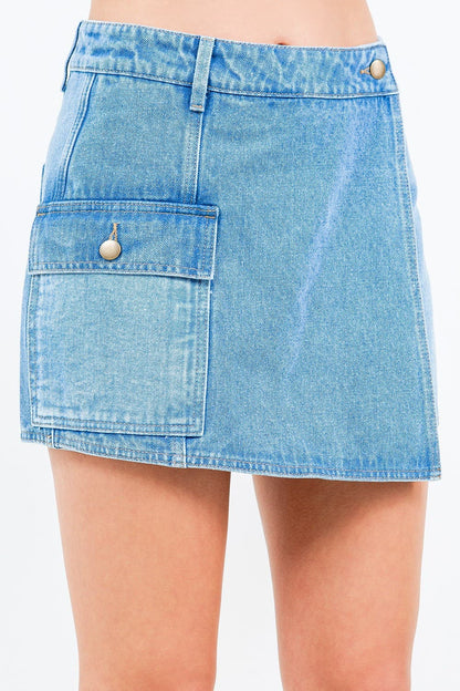 Trendy cargo pocket denim skort with button closure