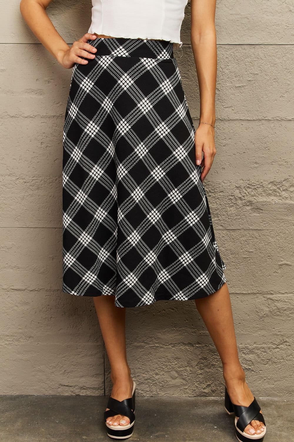 Ninexis Wide Waistband Knee Length Skirt.