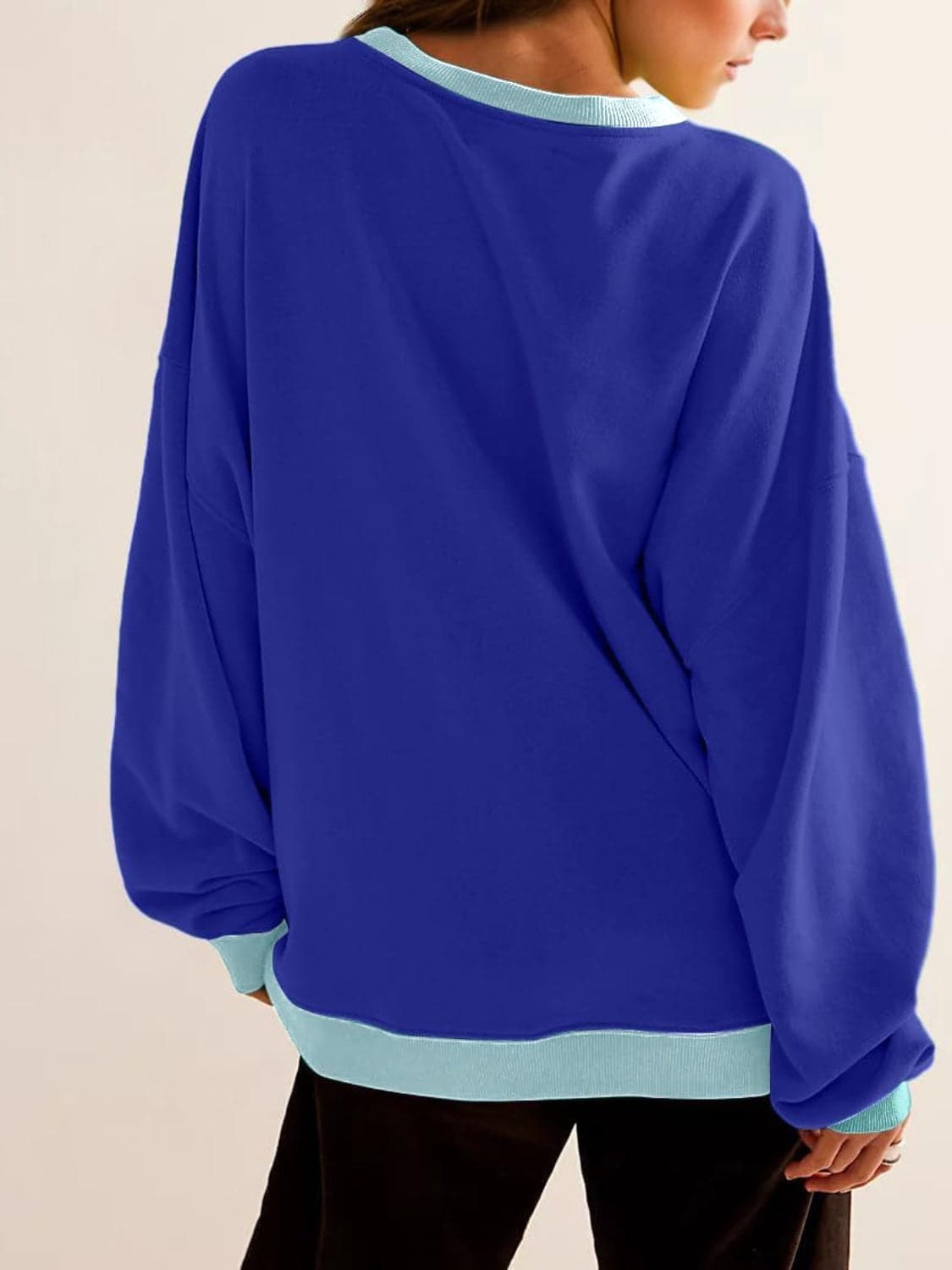 Contrast Round Neck Long Sleeve Sweatshirt.