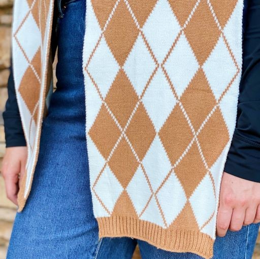 Chic argyle knit scarf for fall elegance