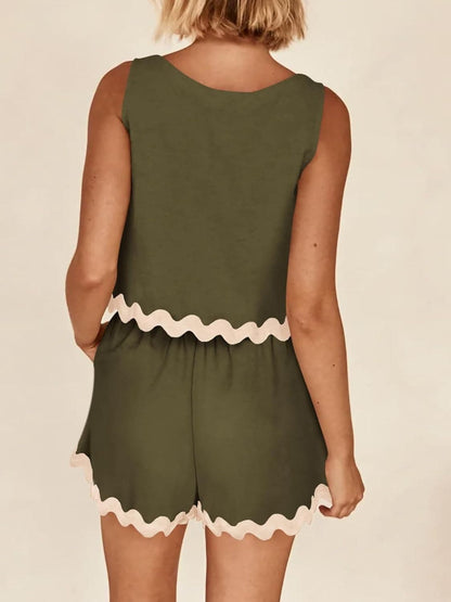 Contrast Trim Sleeveless Top and Shorts Set.