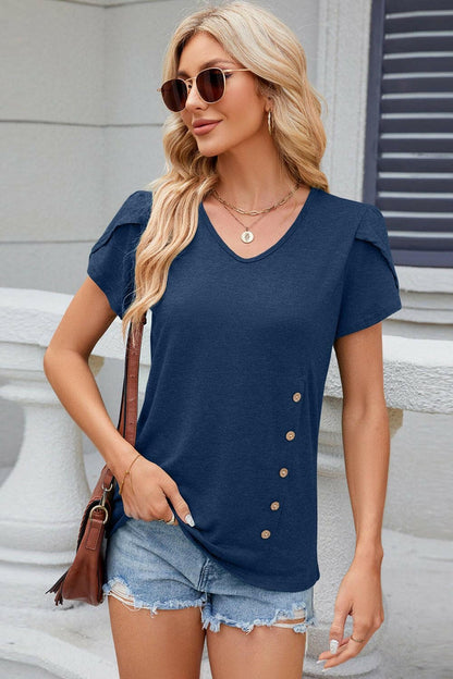 Chic V-Neck T-Shirt with Decorative ButtonsUpgrade Your Style with Our Chic V-Neck T-Shirt
 
 
Chic Design: Elevate your wardrobe with decorative buttons and a trendy V-neck.
 
Versatile: Whether for a casualLove Salve Decorative Buttonsjust arrived