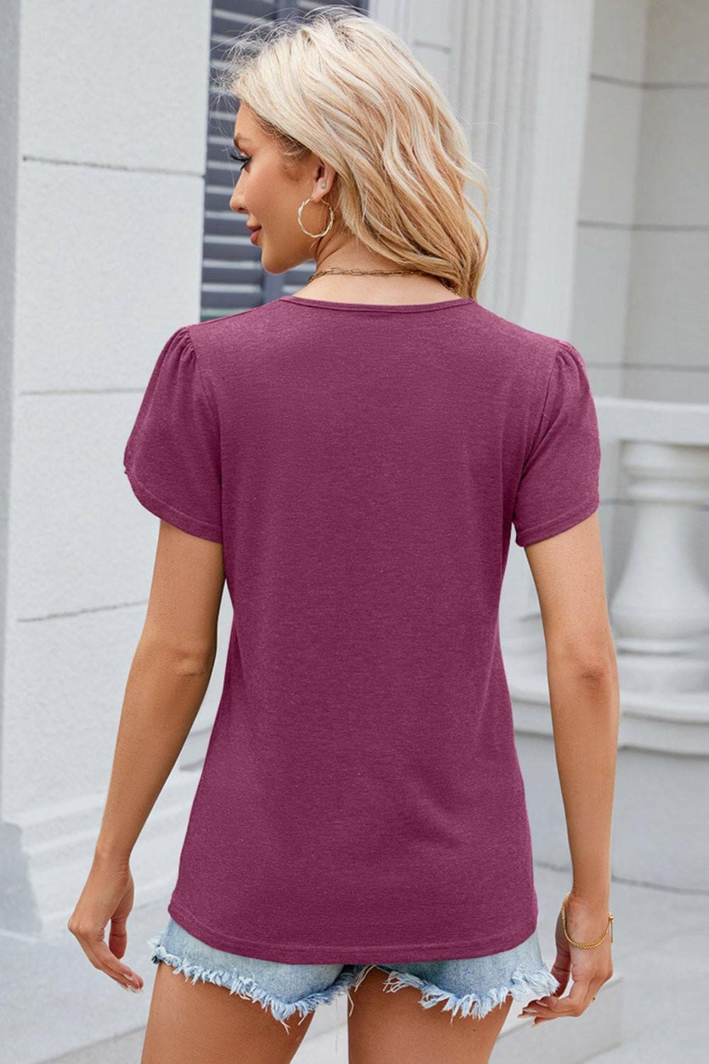 Chic V-Neck T-Shirt with Decorative ButtonsUpgrade Your Style with Our Chic V-Neck T-Shirt
 
 
Chic Design: Elevate your wardrobe with decorative buttons and a trendy V-neck.
 
Versatile: Whether for a casualLove Salve Decorative Buttonsjust arrived