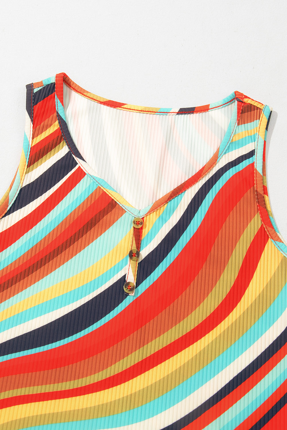 Chic multicolour wavy striped v-neck tank top with button details