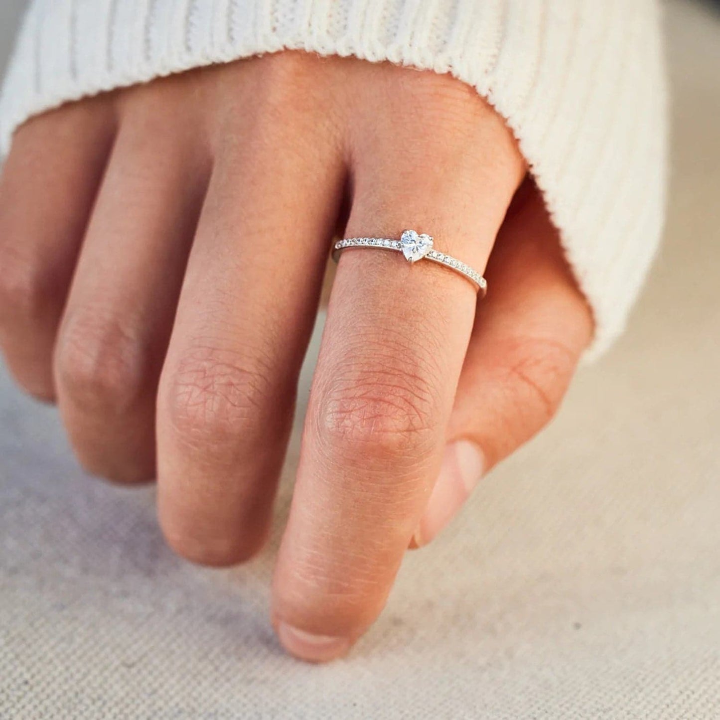 925 Sterling Silver Inlaid Zircon Heart Ring.