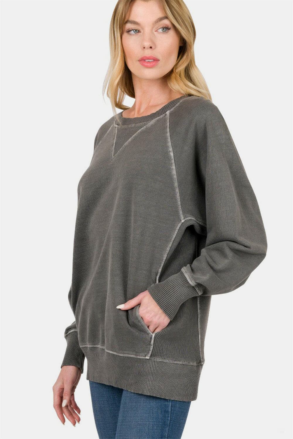 Zenana Round Neck Long Sleeve Sweatshirt.