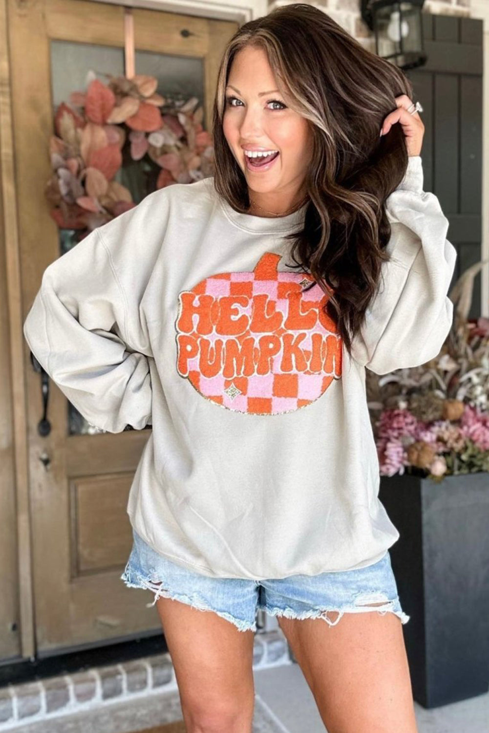 Autumn vibes: White pumpkin patch pullover sweatshirt