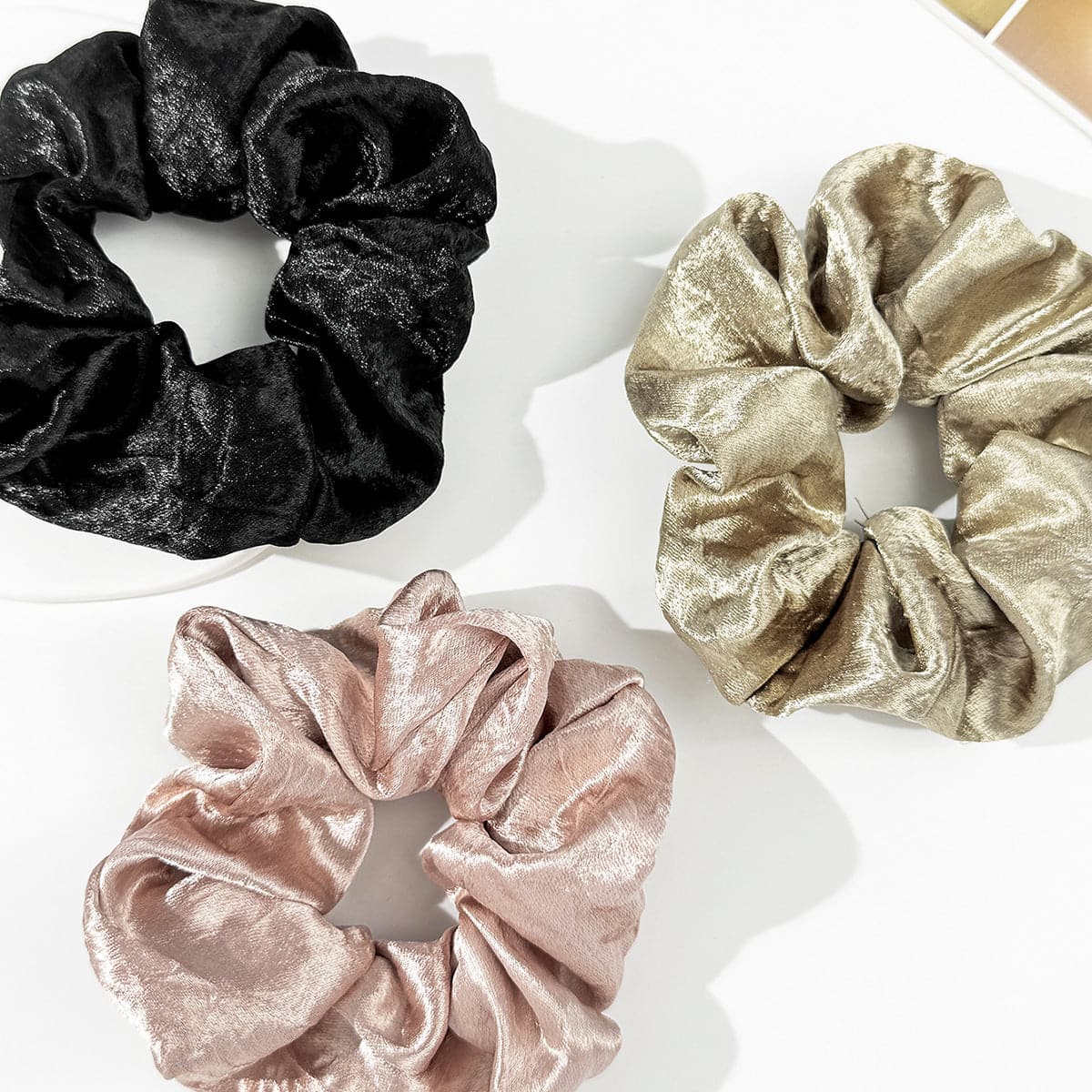 Chic trio of elastic polyester hair scrunchies