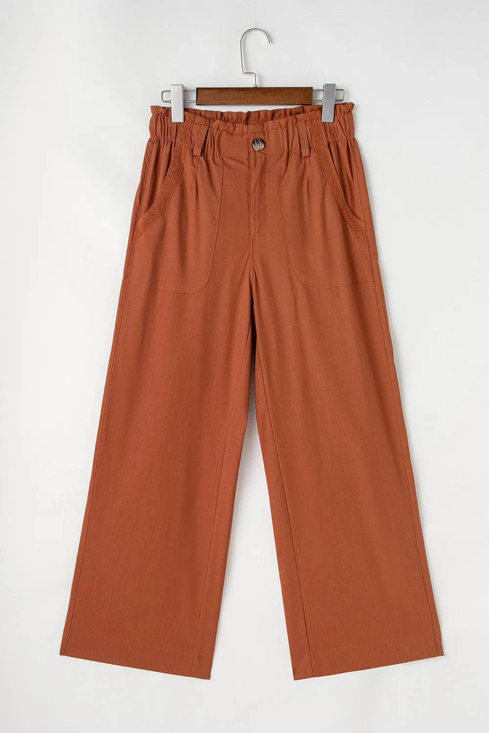 Chic wide leg trousers with convenient pockets