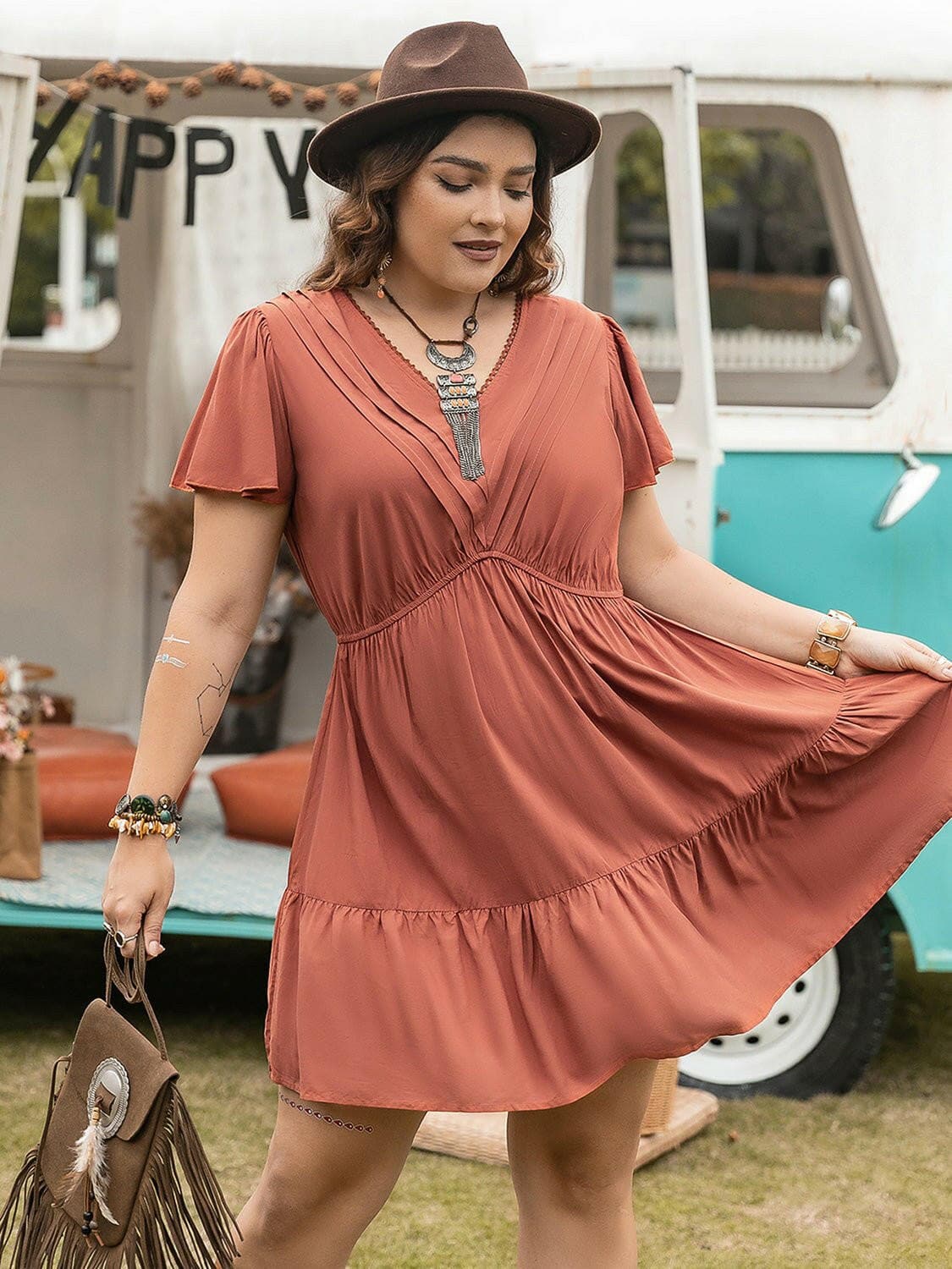 Ruffled V-Neck Plus Size Dress with Flirty HemFlaunt Your Style with Confidence
 Upgrade your wardrobe with our Ruffled V-Neck Plus Size Dress with Flirty Hem, a perfect blend of elegance and playfulness.
 
 MaiLove Salve Size Dressplus