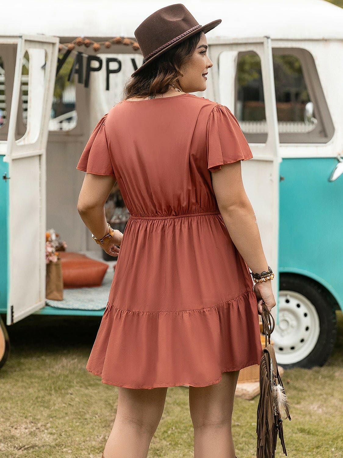 Ruffled V-Neck Plus Size Dress with Flirty HemFlaunt Your Style with Confidence
 Upgrade your wardrobe with our Ruffled V-Neck Plus Size Dress with Flirty Hem, a perfect blend of elegance and playfulness.
 
 MaiLove Salve Size Dressplus