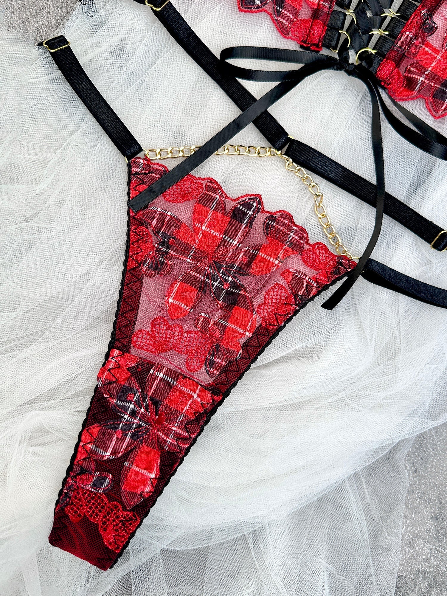 Vivienne Lace Harness Set With Red Lace And Garter Straps Hello.LA.Girl
