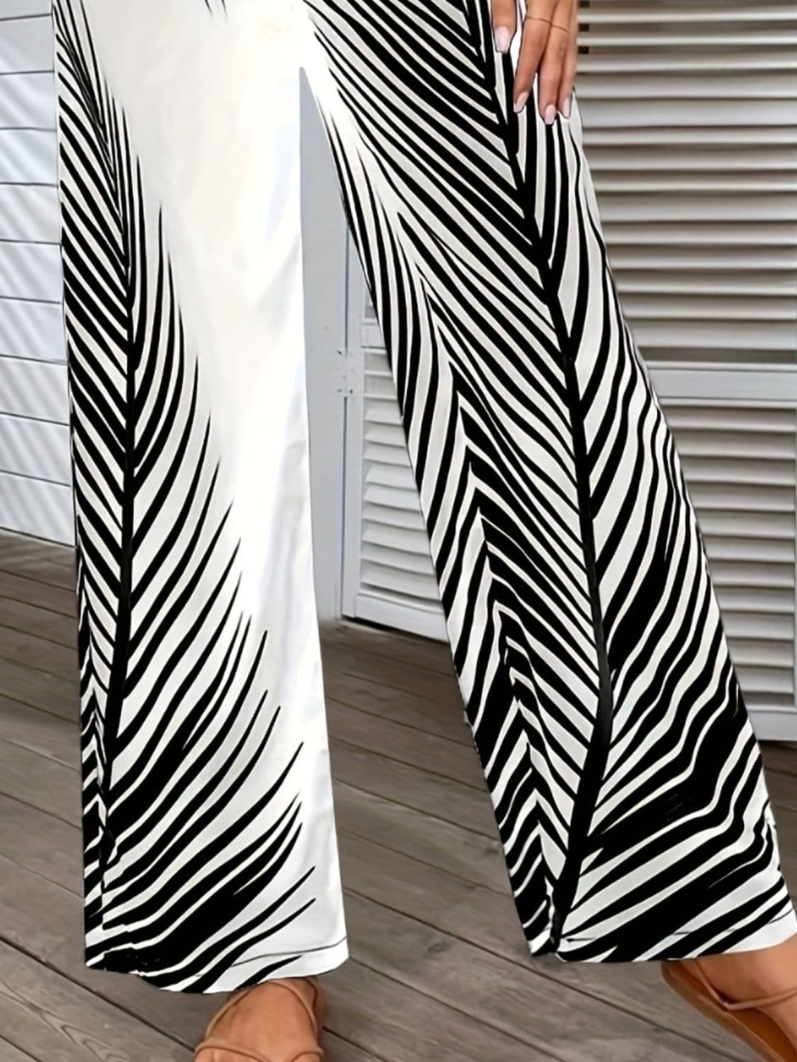 Printed Wide Leg Pants.