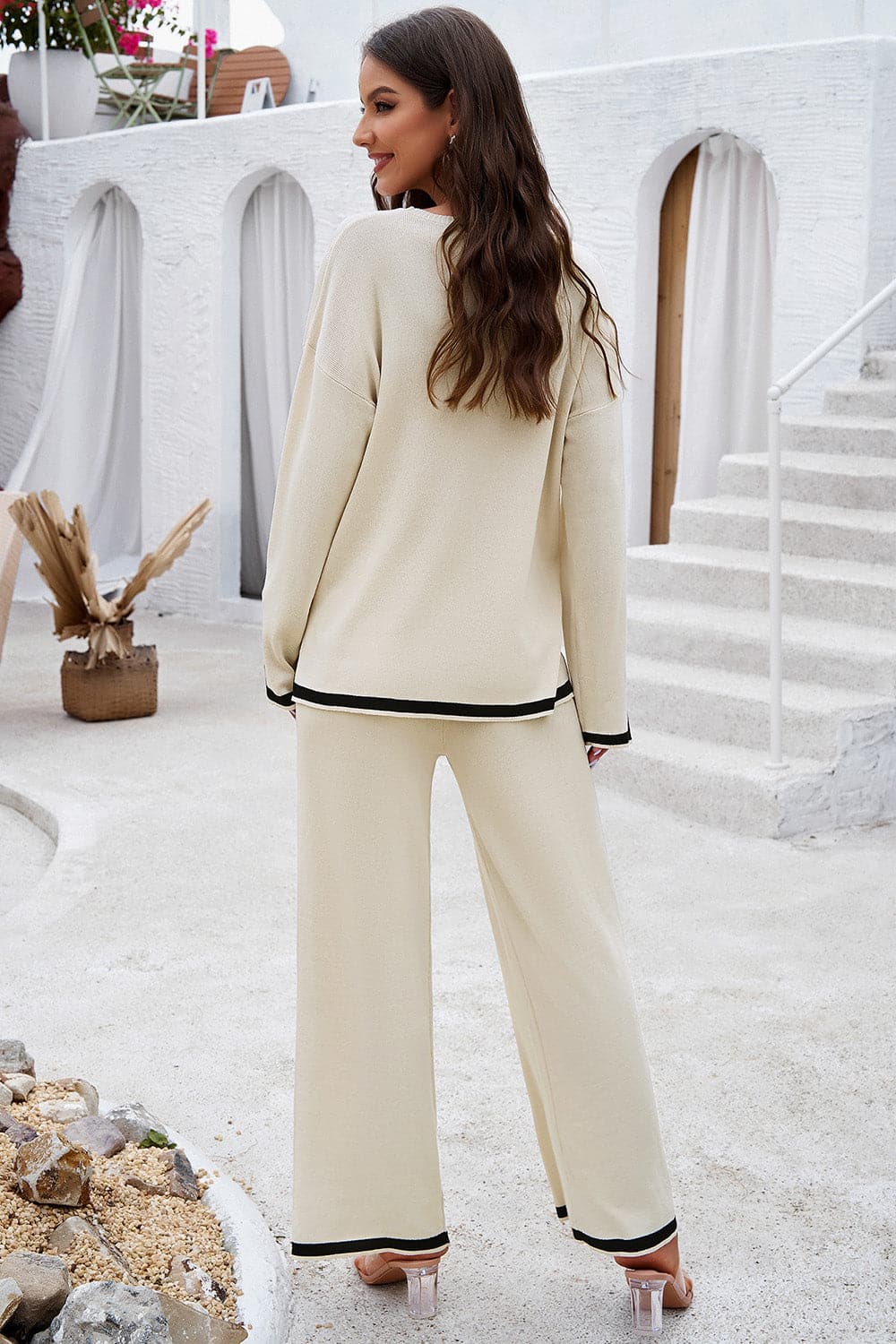 Contrast Trim Round Neck Top and Pants Set.