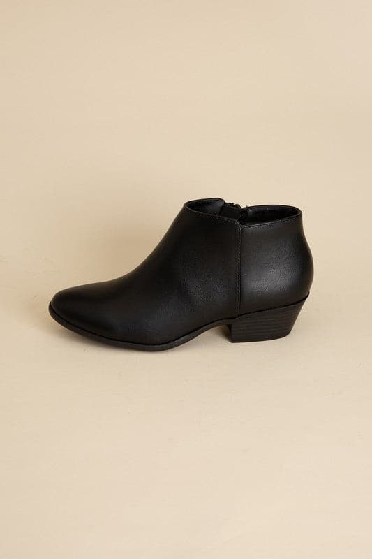 Mug Ankle Boots.