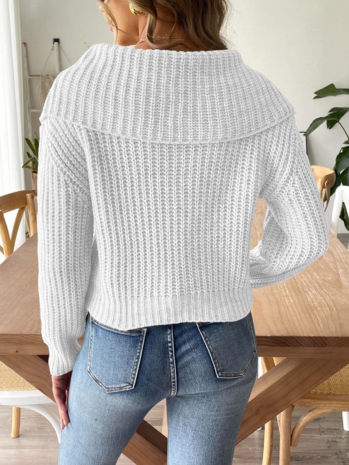 Cozy cable-knit long sleeve sweater for stylish layering