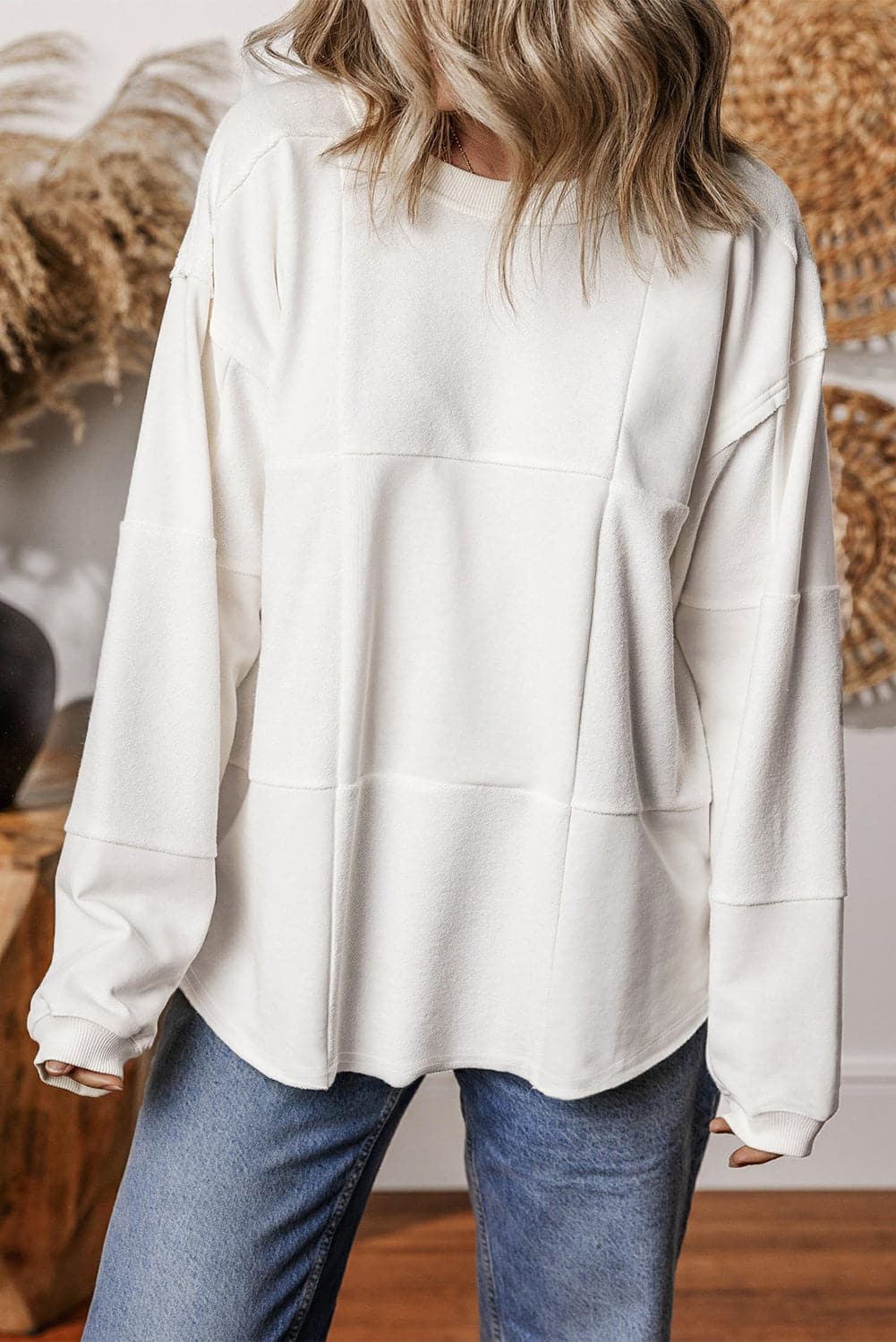 Round Neck Long Sleeve Sweatshirt.