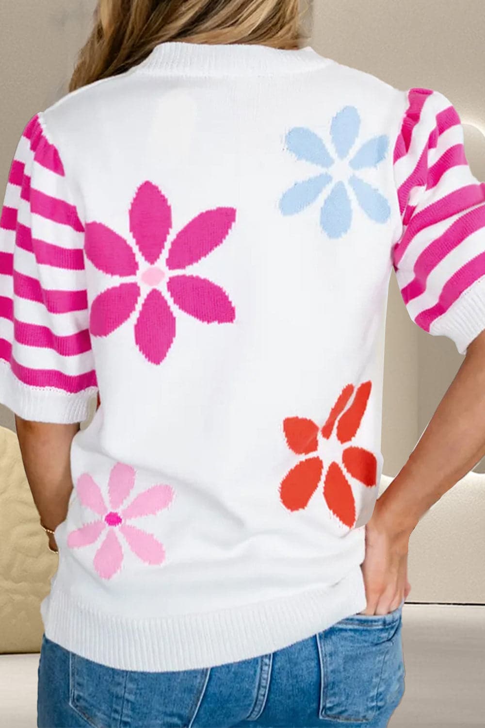 Flower Pattern Round Neck Half Sleeve Knit Top.