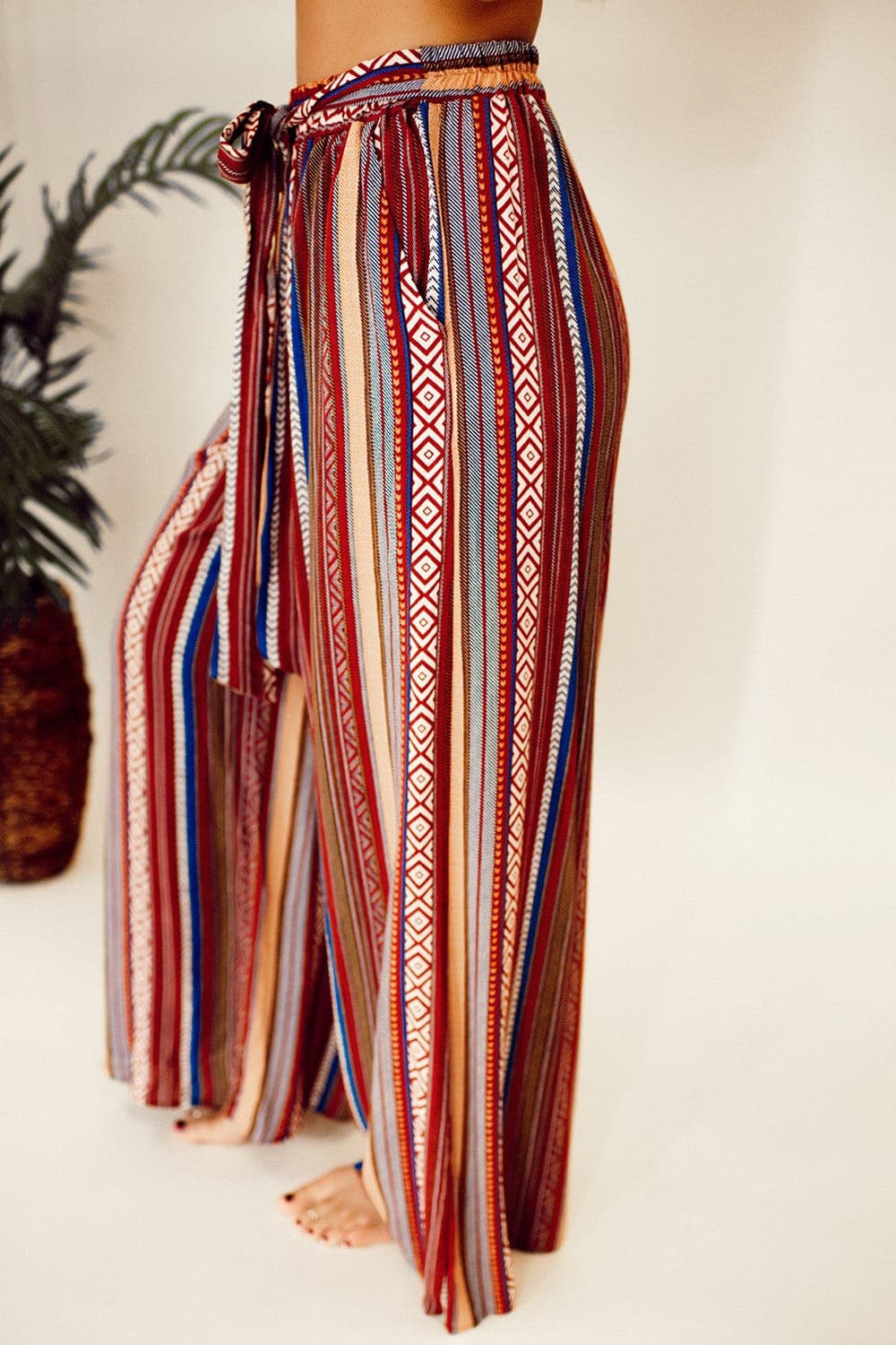 Printed Tied Wide Leg Pants.